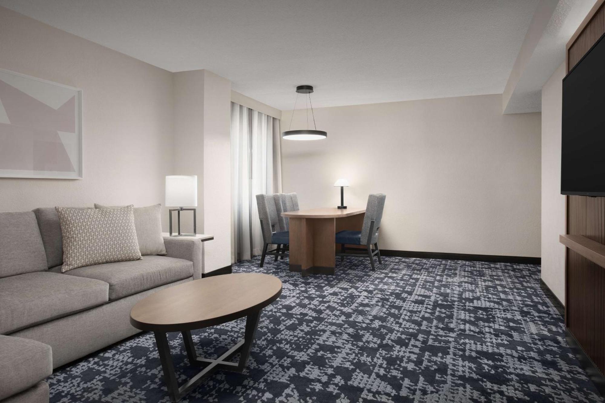 Embassy Suites By Hilton Dallas Near The Galleria Экстерьер фото