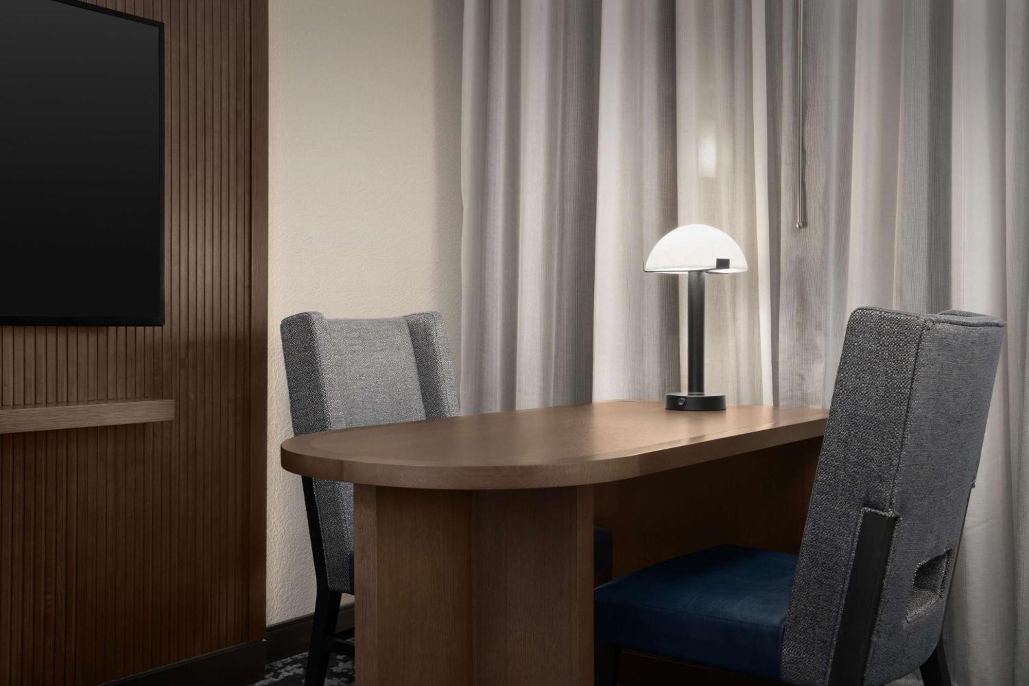 Embassy Suites By Hilton Dallas Near The Galleria Экстерьер фото