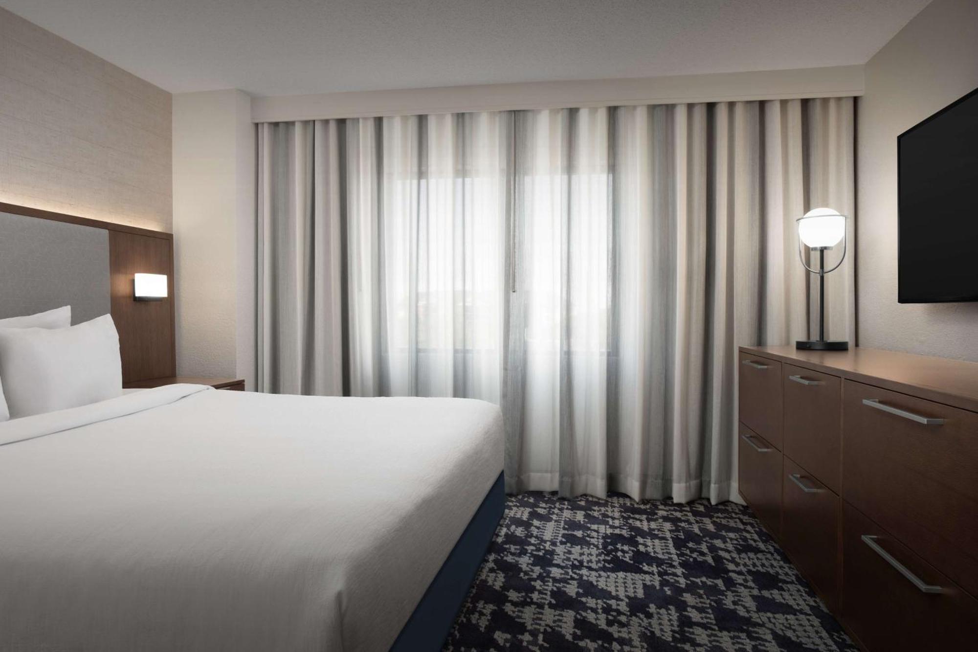 Embassy Suites By Hilton Dallas Near The Galleria Экстерьер фото